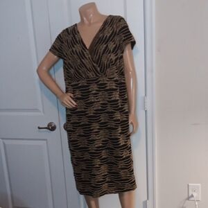 S.L. Fashions Black and Gold Wave Pattern  Metallic Formal Formal Dress, Sz. 20W